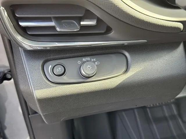 2026 Buick NV Preferred FWD