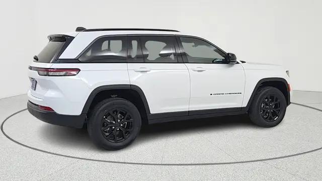 2026 Jeep Grand Cherokee Altitude 4x2