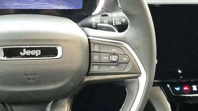 2026 Jeep Grand Cherokee Altitude 4x2