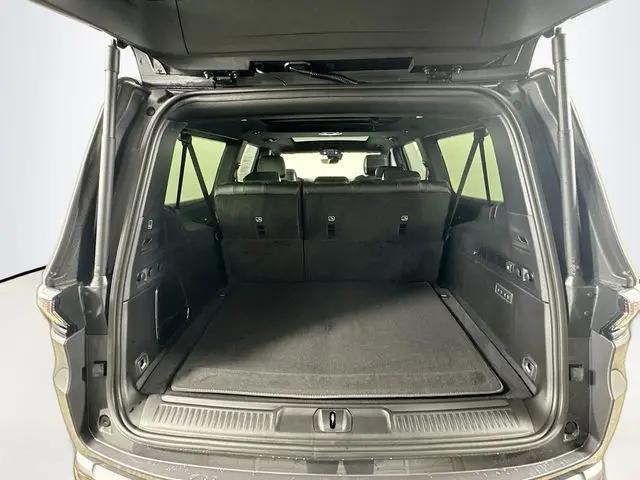 2026 Jeep Grand Wagoneer L 4x4