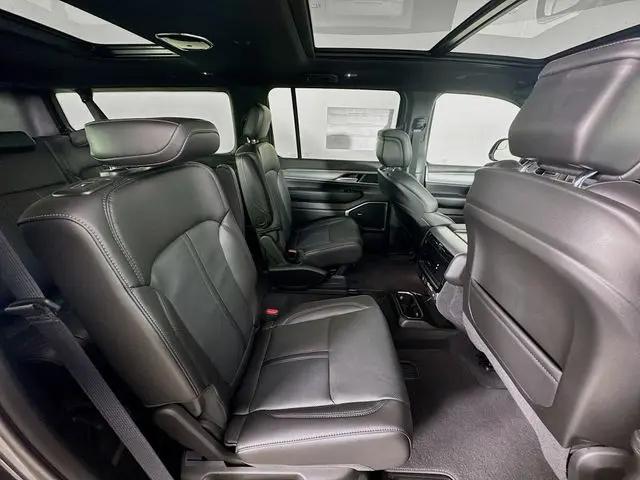 2026 Jeep Grand Wagoneer L 4x4