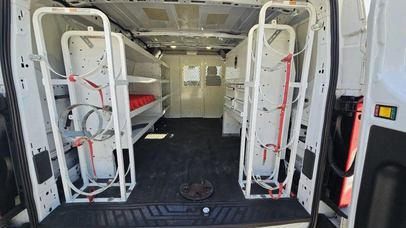 2017 Ford Transit w/60/40 Side Door w/RWB