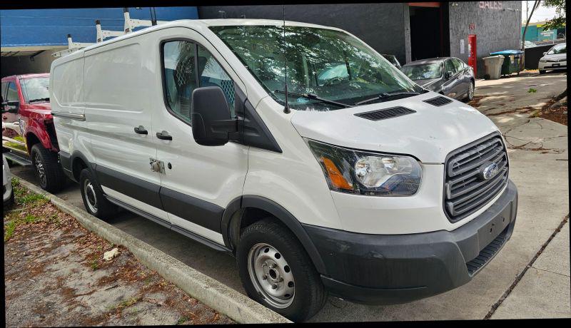 2017 Ford Transit w/60/40 Side Door w/RWB