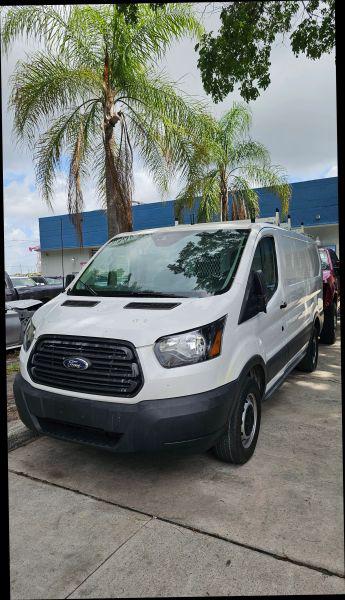 2017 Ford Transit w/60/40 Side Door w/RWB