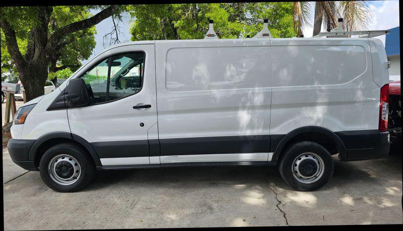 2017 Ford Transit w/60/40 Side Door w/RWB