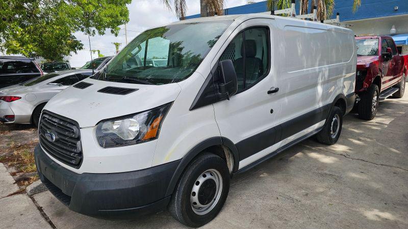 2017 Ford Transit w/60/40 Side Door w/RWB