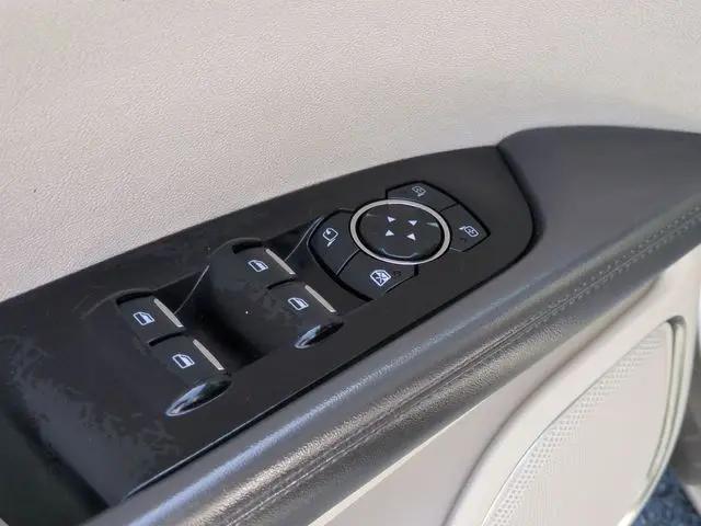 2019 Lincoln Nautilus Select