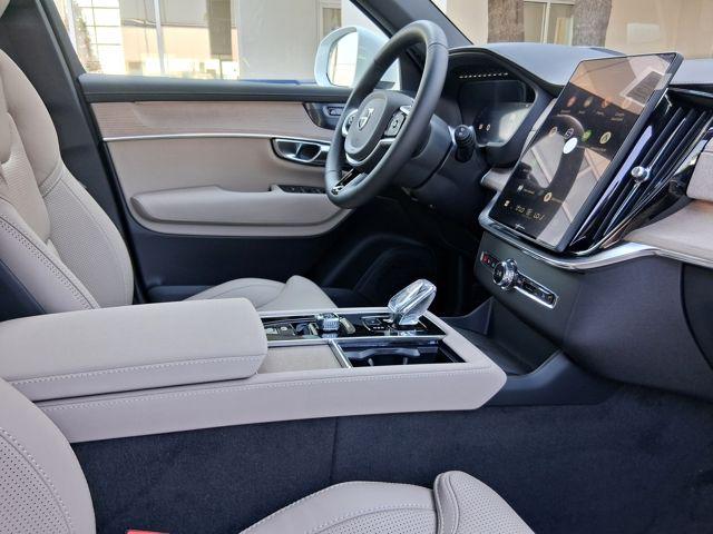 2026 Volvo XC90 Ultra, B6 AWD Gas (mild hybrid), Gasoline, Bright, 7 Seats