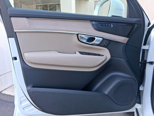 2026 Volvo XC90 Ultra, B6 AWD Gas (mild hybrid), Gasoline, Bright, 7 Seats