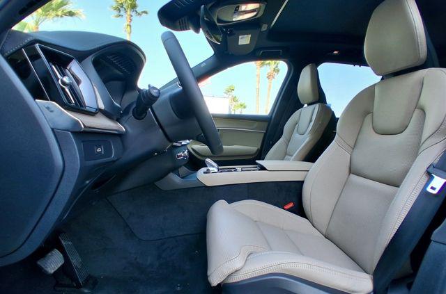 2026 Volvo XC90 Ultra, B6 AWD Gas (mild hybrid), Gasoline, Bright, 7 Seats