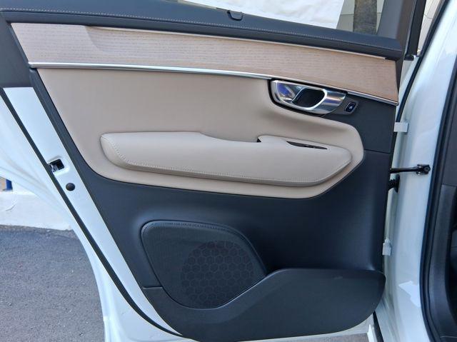 2026 Volvo XC90 Ultra, B6 AWD Gas (mild hybrid), Gasoline, Bright, 7 Seats