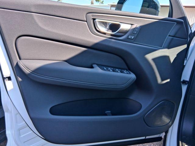 2026 Volvo XC60 B5 Core