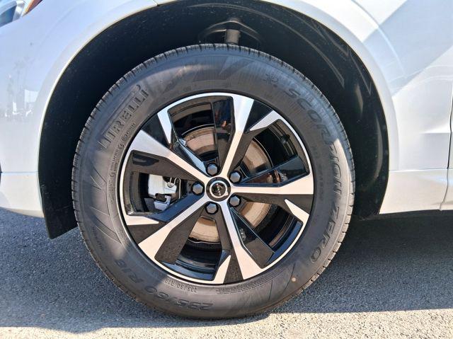 2026 Volvo XC60 B5 Core