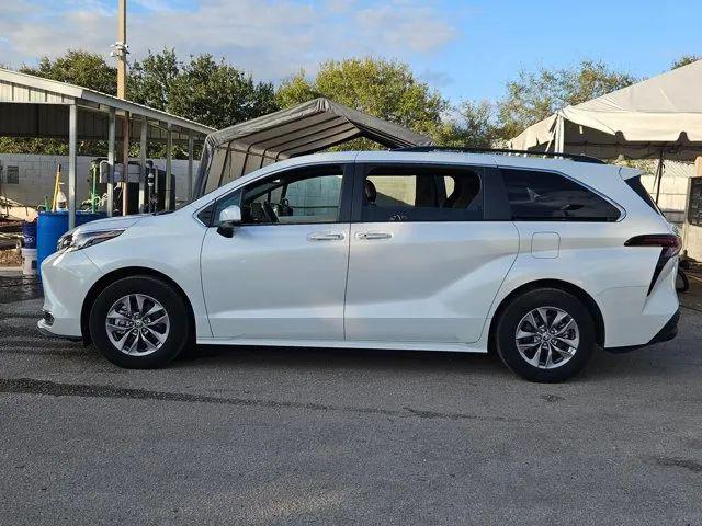 2023 Toyota Sienna XLE