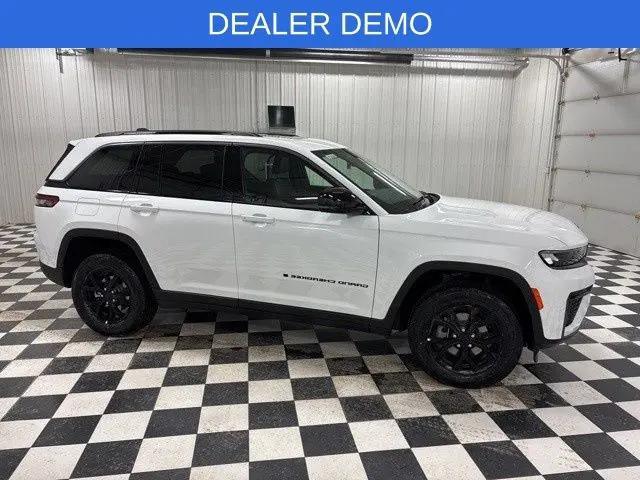 2026 Jeep Grand Cherokee Altitude 4x4 for sale in Rochester, MN