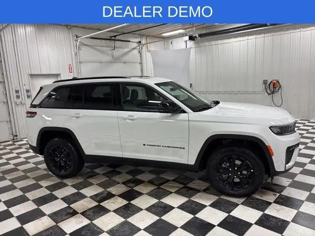 2026 Jeep Grand Cherokee Altitude 4x4
