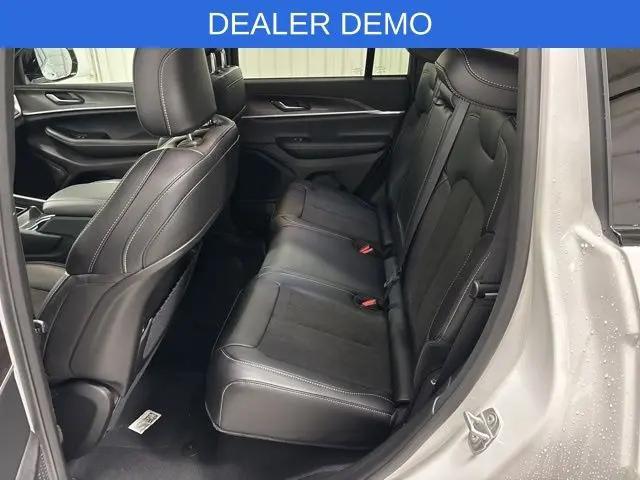 2026 Jeep Grand Cherokee Altitude 4x4