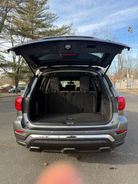 2017 Nissan Pathfinder SV