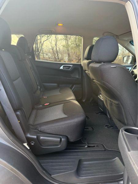 2017 Nissan Pathfinder SV