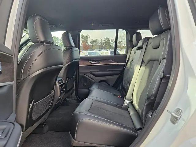 2026 Jeep Grand Cherokee Altitude 4x4