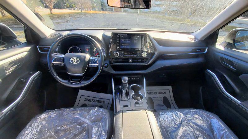 2021 Toyota Highlander LE