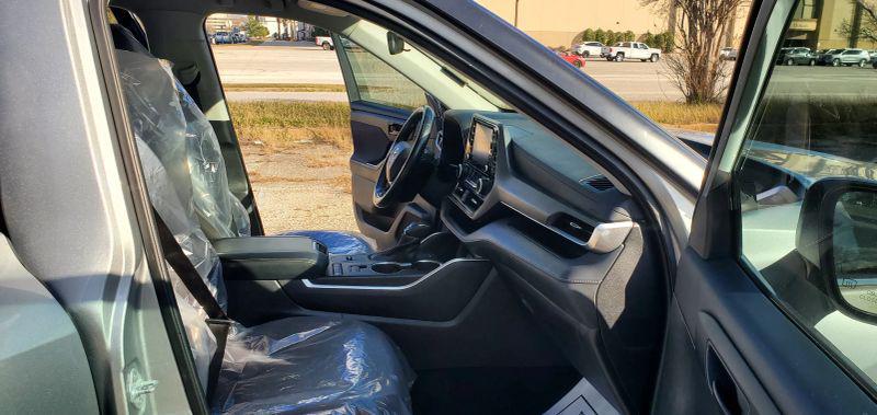 2021 Toyota Highlander LE