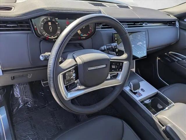 2025 Land Rover Range Rover P530 SE 7 Seat