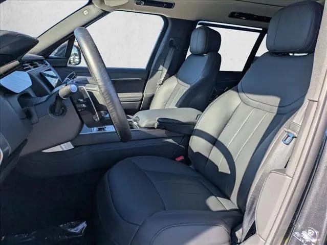 2025 Land Rover Range Rover P530 SE 7 Seat