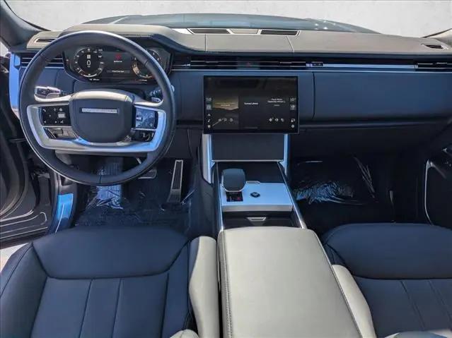 2025 Land Rover Range Rover P530 SE 7 Seat