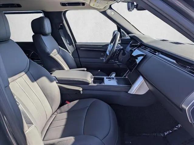 2025 Land Rover Range Rover P530 SE 7 Seat