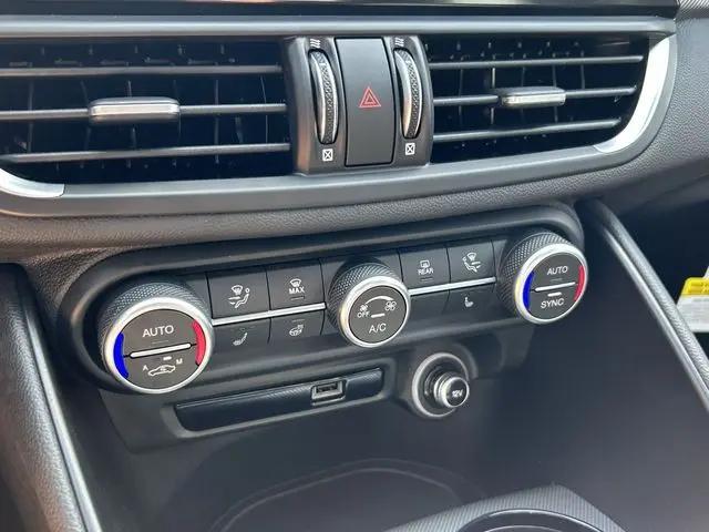 2025 Alfa Romeo Giulia Intensa AWD
