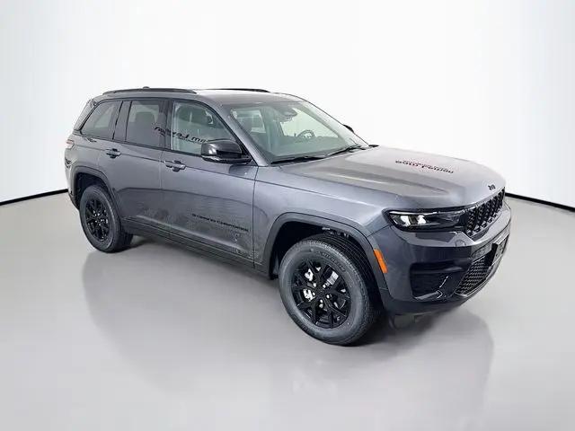2025 Jeep Grand Cherokee Altitude X 4x4 for sale in Bloomington, IL