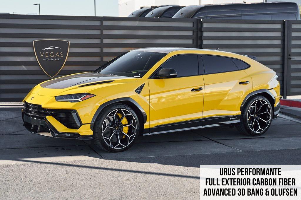 /2024 Lamborghini Urus