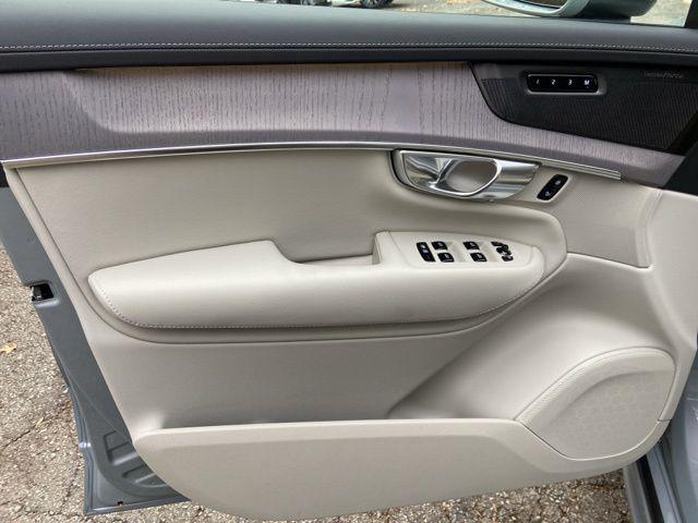 2026 Volvo XC90 Ultra, B6 AWD Gas (mild hybrid), Gasoline, Bright, 7 Seats