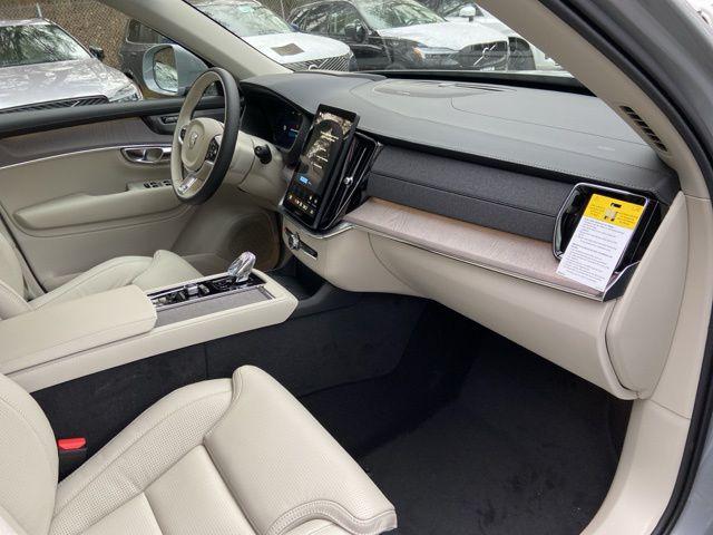 2026 Volvo XC90 Ultra, B6 AWD Gas (mild hybrid), Gasoline, Bright, 7 Seats