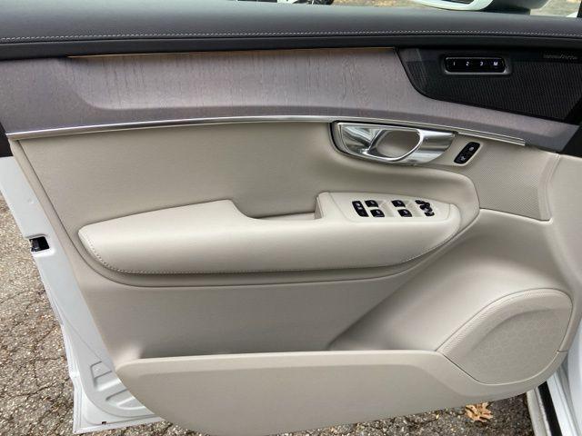 2026 Volvo XC90 Ultra, B6 AWD Gas (mild hybrid), Gasoline, Bright, 7 Seats