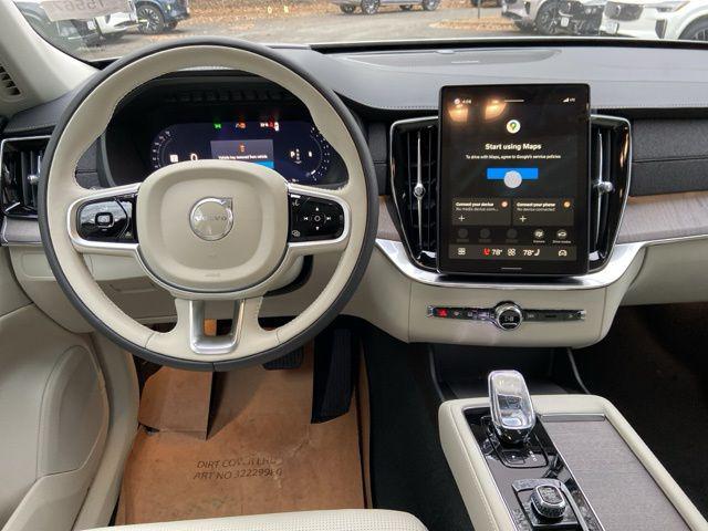 2026 Volvo XC90 Ultra, B6 AWD Gas (mild hybrid), Gasoline, Bright, 7 Seats