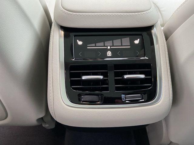 2026 Volvo XC90 Ultra, B6 AWD Gas (mild hybrid), Gasoline, Bright, 7 Seats