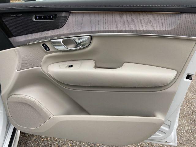 2026 Volvo XC90 Ultra, B6 AWD Gas (mild hybrid), Gasoline, Bright, 7 Seats