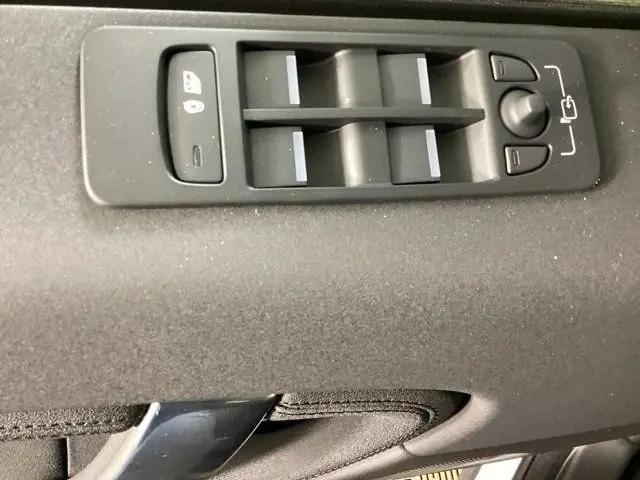 2025 Land Rover Discovery Sport S
