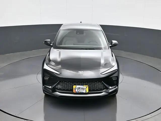 2026 Buick NV Avenir FWD