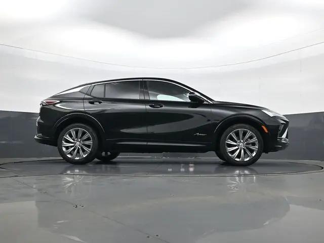 2026 Buick NV Avenir FWD