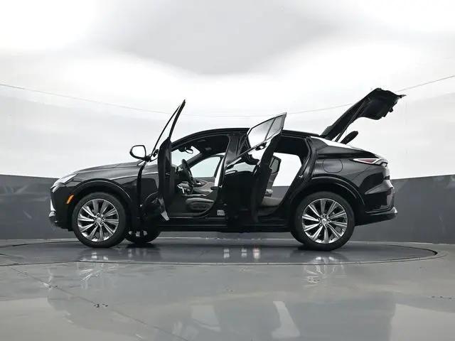 2026 Buick NV Avenir FWD