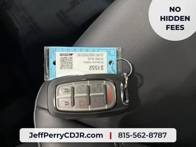 2026 Chrysler Pacifica Select