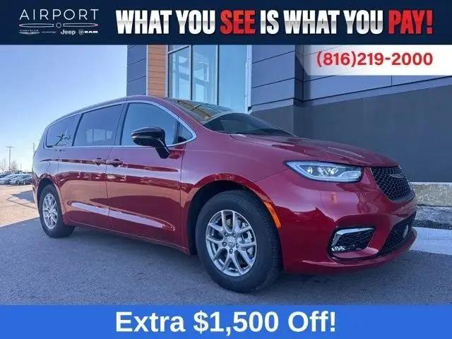 2026 Chrysler Pacifica Select for sale in Platte City, MO