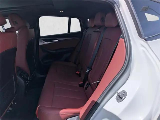 2025 BMW X4 xDrive30i