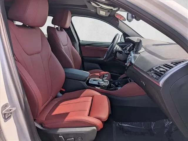 2025 BMW X4 xDrive30i