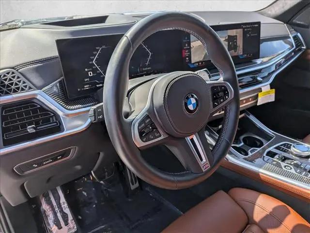 2025 BMW X7 M60i