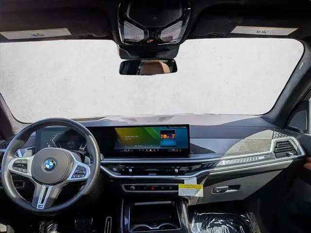 2025 BMW X7 M60i