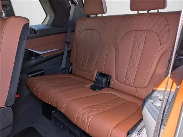 2025 BMW X7 M60i